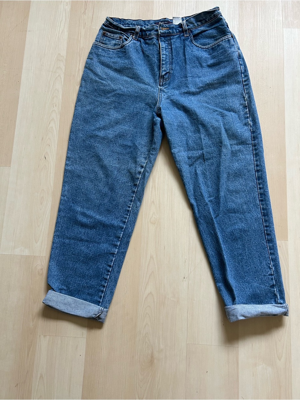 bill blass Vintage Women's Boyfriend Jeans in Medium Blue Wash